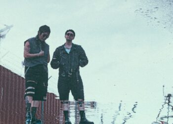 Pillow príncipe pergunte "r The Straights OK" com seu novo videoclipe