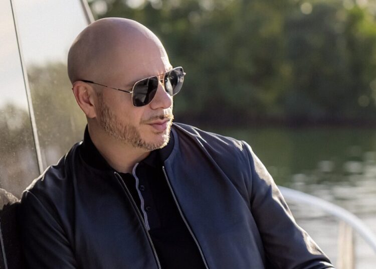 Pitbull para manchete o novo festival de música ao ar livre