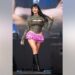 Rebecca Black é uma viúva de balanço em um chapéu de vaqueira para seu novo videoclipe