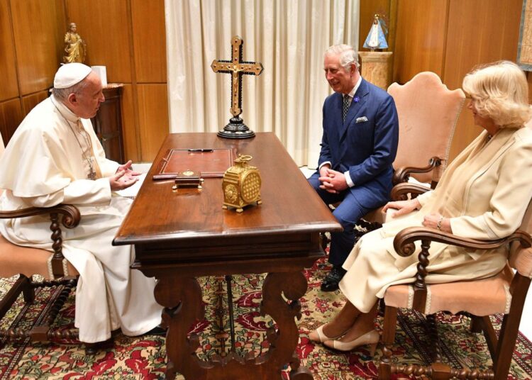 Rei Charles e Queen Camilla para visitar o Papa Francisco