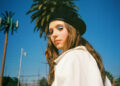 Revista Glitter | Clairo solta o novo videoclipe estrelado por 'Weird Al' Yankovic