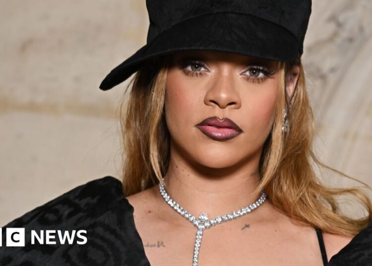 Rihanna diz que seu próximo álbum será 'inesperado'