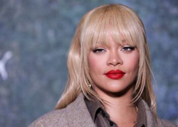 Rihanna nos dá a provocação mais sólida de novas músicas ainda, mas ainda não revelará quando vai cair