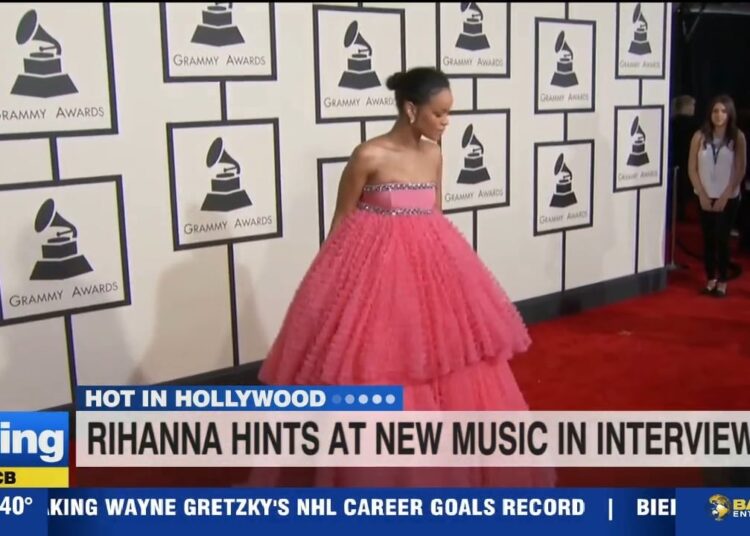 Rihanna sugere novas músicas chegando