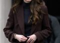 Royal Expert revela que Kate Middleton 'abaixou o pé' e parou de George, Charlotte e Louis participando da tradição de Gory Séculos.