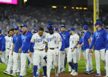 Royals anunciam grandes movimentos de front office após a temporada de breakout