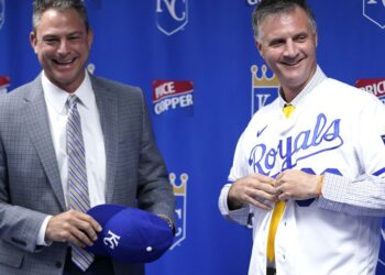 Royals estende o contrato para JJ Picollo e pegue a opção 2026 no Matt Quatraro