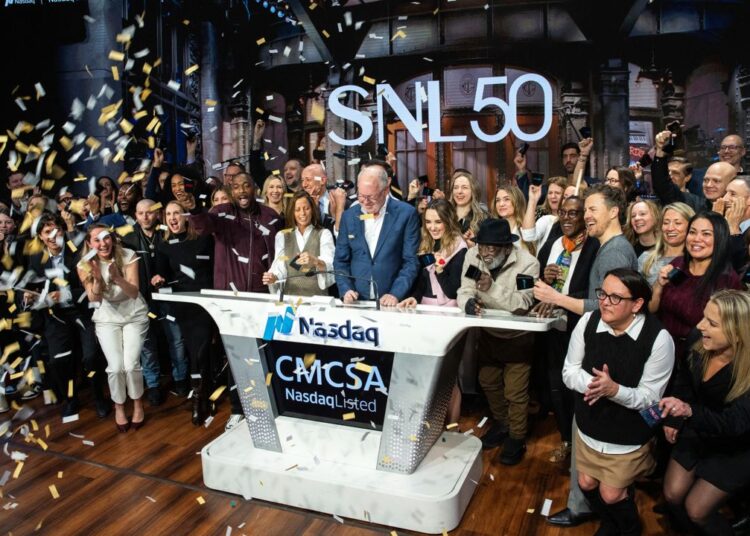 'SNL' comemora 50 anos com comédia, música e amigos