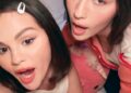 Selena Gomez abraça na cama com Gracie Abrams no videoclipe de novo single Call Me quando você terminar