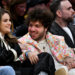Selena Gomez anuncia um novo álbum com o noivo Benny Blanco