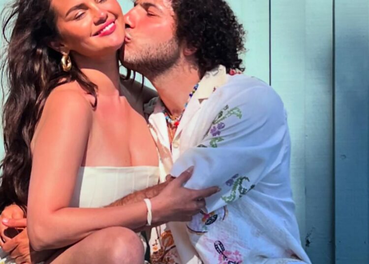 Selena Gomez e Benny Blanco revelam novo álbum de colaboração