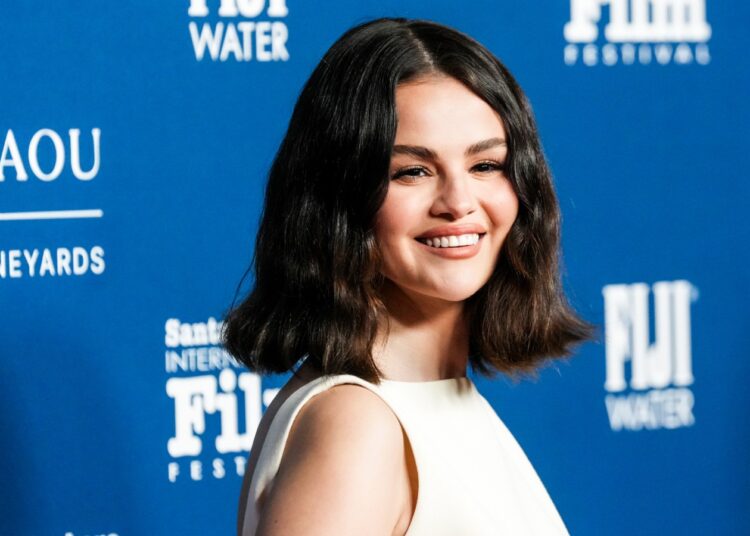 Selena Gomez provoca uma nova faixa, colaboração em potencial com Gracie Abrams