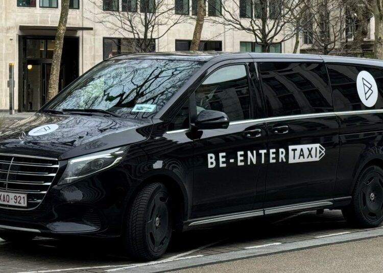 Ser táxi do entretenimento dá aos compradores uma elevação