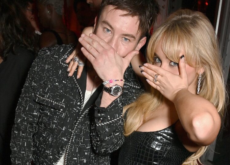 Sly Carpenter aceno para o ex -Barry Keoghan, de Sabrina Carpenter, em Dolly Parton Collab