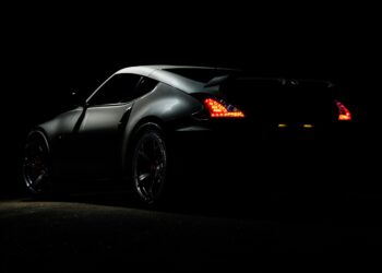 Tate McRae lança novo single "Sports Car"