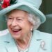 Três itens essenciais A rainha Elizabeth ficou em sua bolsa - alguém pode | Real | Notícias
