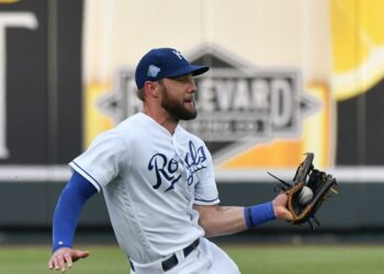 Uma história dos campos de campo da Royals se mudando para o campo externo