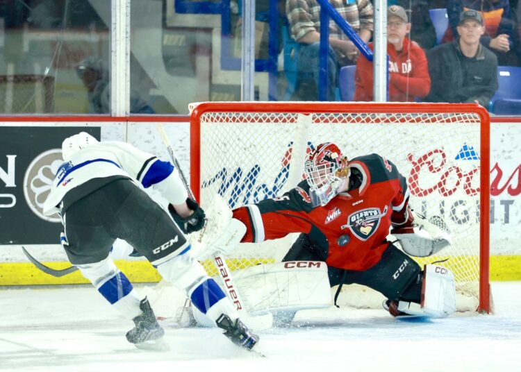 Vídeo: Home Ice Wins para Vancouver Giants e Victoria Royals