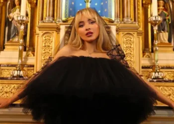 Vídeo de 'Feather' de Sabrina Carpenter e o escândalo de Eric Adams - a conexão que ninguém viu chegando
