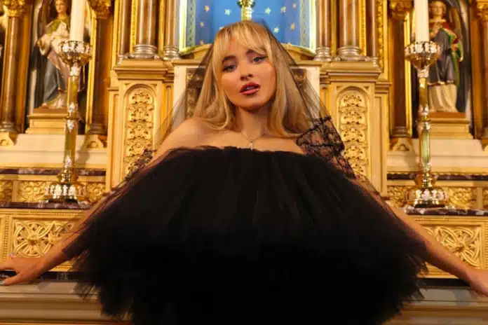 Vídeo de 'Feather' de Sabrina Carpenter e o escândalo de Eric Adams - a conexão que ninguém viu chegando