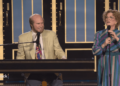 Will Ferrell e Ana Gasteyer cantam 'Not Like Us' de Kendrick Lamar