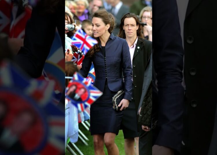 O segredo da proteção de Kate: o papel dos guarda costas #shortsfeed #shortsyoutube