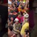 Saulo e Polícia Militar criam momento inusitado no Carnaval de Salvador