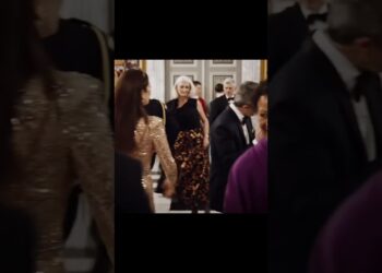 Realeza da Dinamarca a respeito às portas do palácio para sediar a Noite para Arte e Cultura. #royal