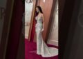 Concorrente de Fernanda, Demi Moore mostra look cravejado no Tapete Vermelho #shorts