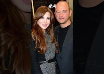 زوج نانسي عجرم ينتقدها على المسرح