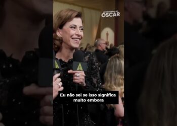 Fernanda Torres, e o carisma continua na entrega do Oscar, 2025. #filmesnovos #comedia #dicanetflix