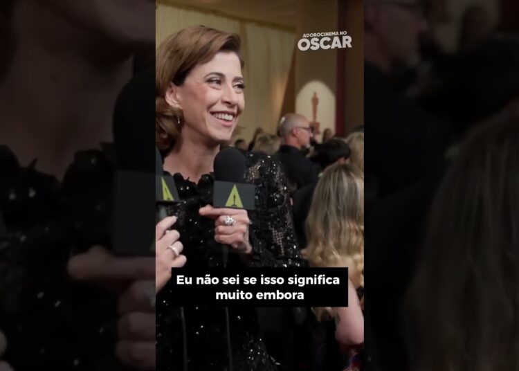 Fernanda Torres, e o carisma continua na entrega do Oscar, 2025. #filmesnovos #comedia #dicanetflix