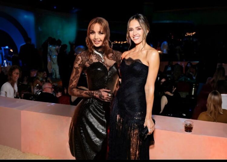 Lisa with Jessica Alba at the Vanity Fair 2025 Oscar Party 🔴 Lisa Performing at Oscar 2025