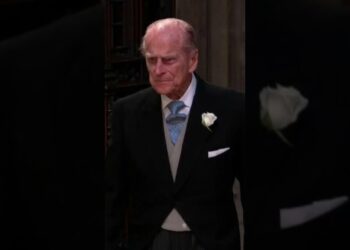 O gesto de Meghan que deixou a Rainha desconfortável!  #shortsyoutube    #shortsfeed   #news