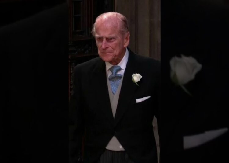 O gesto de Meghan que deixou a Rainha desconfortável!  #shortsyoutube    #shortsfeed   #news