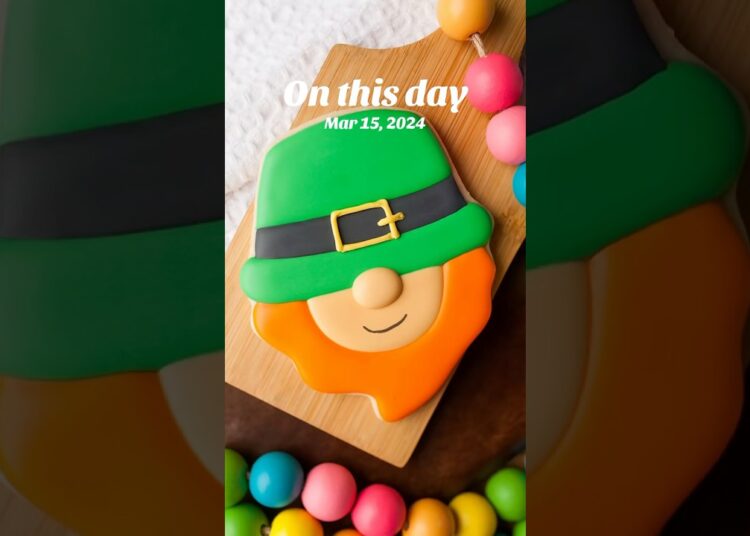Repost of a St Patrick’s Day cookie flip! #cookiedecorating #royalicing #stpatricksday
