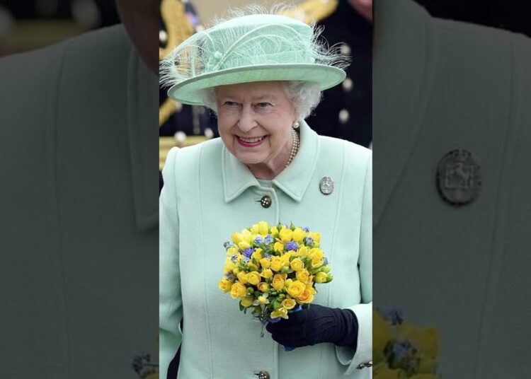 Pedido ousado de Meghan Markle que a Rainha recusou!  #shortsyoutube    #shortsfeed   #news