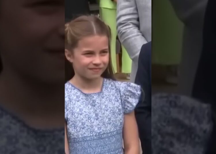 Todos quieren comprar la Ropa que usa la Princesa Carlota #realeza #princesa #moda #estilo