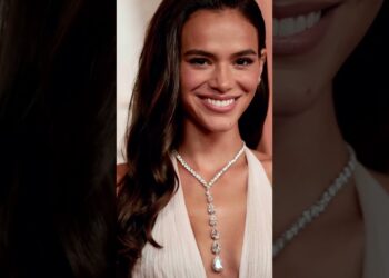 Bruna Marquezine in Atelier Versace at the Oscars 2025 – Los Angeles, March 3