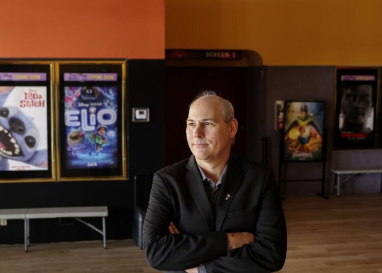 A bilheteria é sombria. Veja como os cinemas locais estão sobrevivendo à crise
