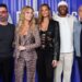 A cantora Got Talent da Grã -Bretanha Linda Mudzenda recebe a campainha dourada de Alesha Dixon