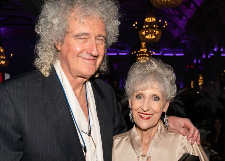 A esposa de Brian May compartilha atualização emocional após o derrame da rainha Legend | Notícias de celebridades | Showbiz & TV
