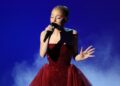 A filha de Judy Garland reage ao Oscar de Ariana Grande cantando