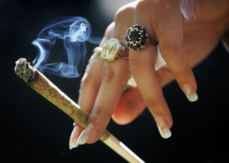A maconha logo poderá ser permitida em alguns cinemas?