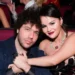 A nova Selena Gomez e Benny Blanco Collab “Sunset Blvd” cai em breve!