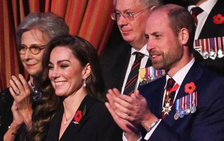 A nova era do príncipe William e Kate Middleton: como os Royals estão 'abrindo mais para o mundo' seguindo seu ano 'brutal' com sua batalha contra o câncer