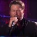 A nova música de Blake Shelton é tão triste que Gwen Stefani supostamente não conseguiu parar de chorar, e um executivo de gravadora teve um ataque cardíaco literal
