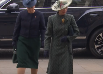 A princesa Anne apóia o rei Charles ao lado, Queen Camilla, Kate Middleton e Príncipe William em meio a ausências da família real