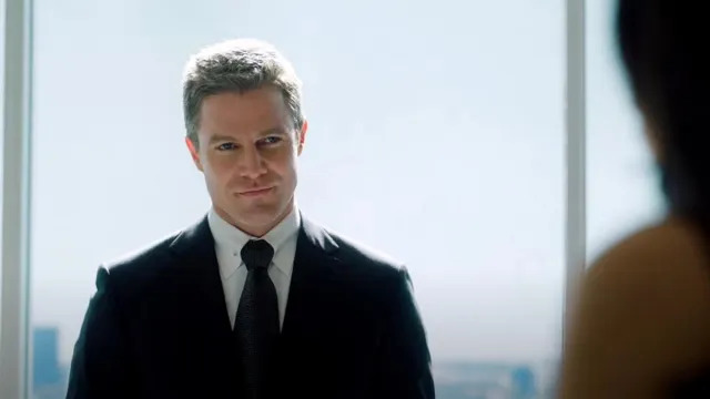 A que horas os ternos são aratonos de 3 episódios na NBC?