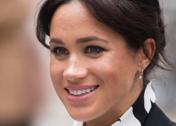 A revista favorita de Meghan Markle zomba dela: 'Marie Antoinette'